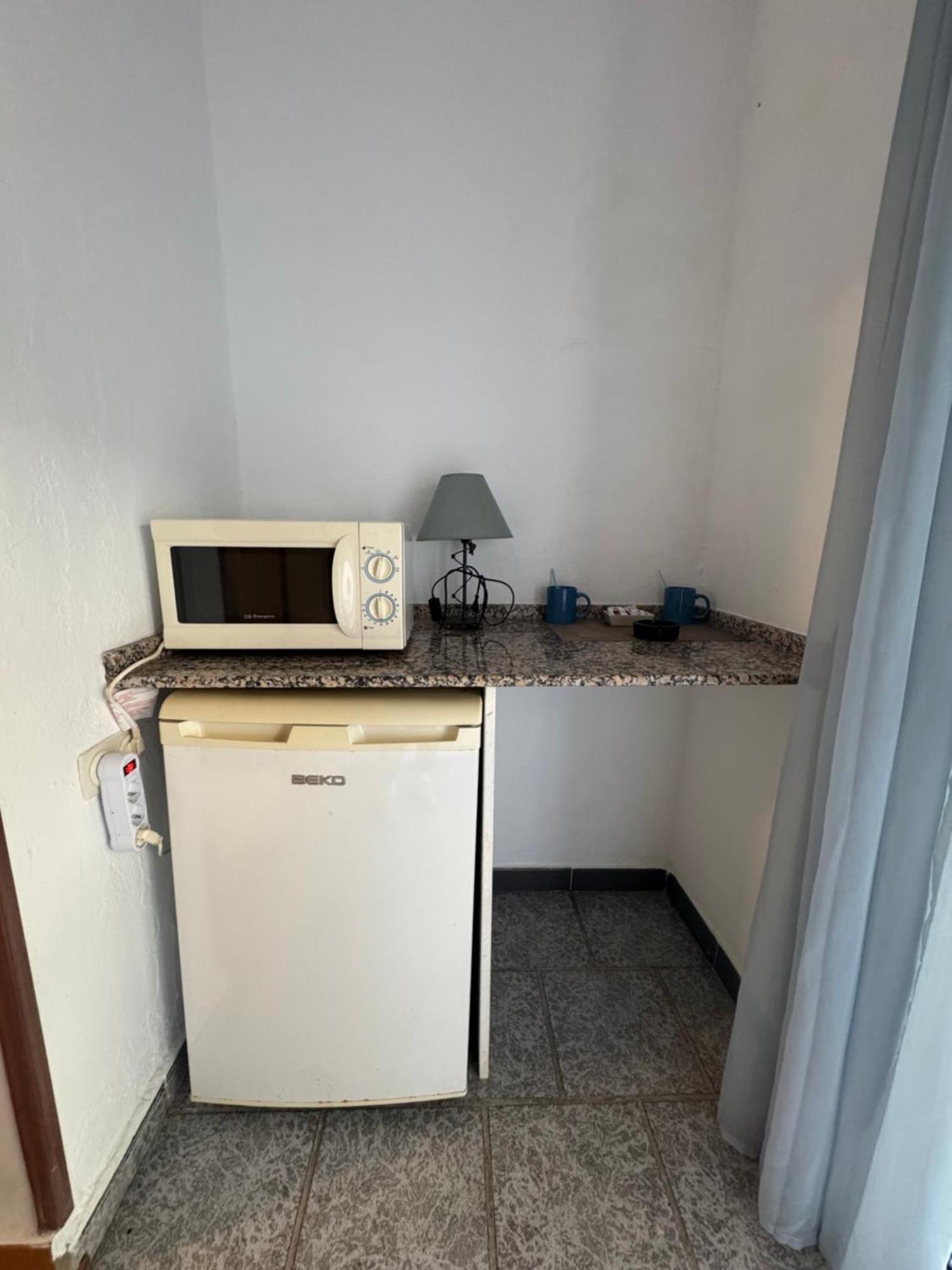 Hostal Miramar Los Canos De Meca Exteriér fotografie